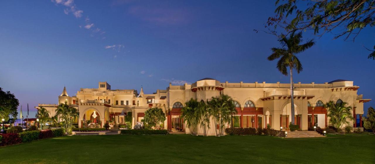 Noor-Us-Sabah Palace Бопал Екстериор снимка