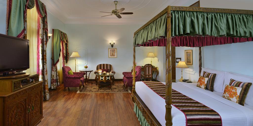 Noor-Us-Sabah Palace Бопал Екстериор снимка